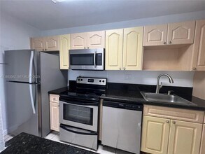 4660 NW 79th Ave in Doral, FL - Building Photo - Building Photo