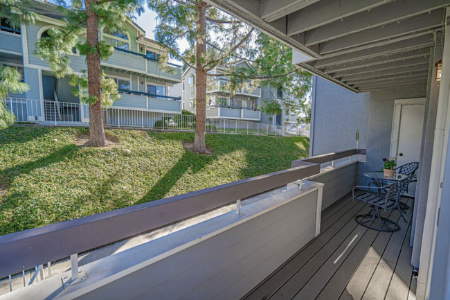 26820 Claudette St, Unit 255 in Santa Clarita, CA - Building Photo - Building Photo