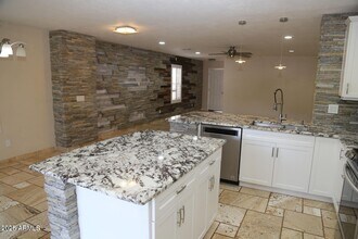 1108 E Pinto Dr in Gilbert, AZ - Building Photo - Building Photo