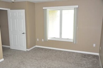 Urban Edge Apartments in Shellsburg, IA - Building Photo - Building Photo