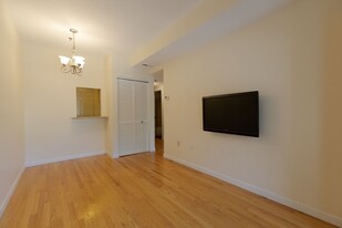 2456 Massachusetts Ave in Cambridge, MA - Building Photo