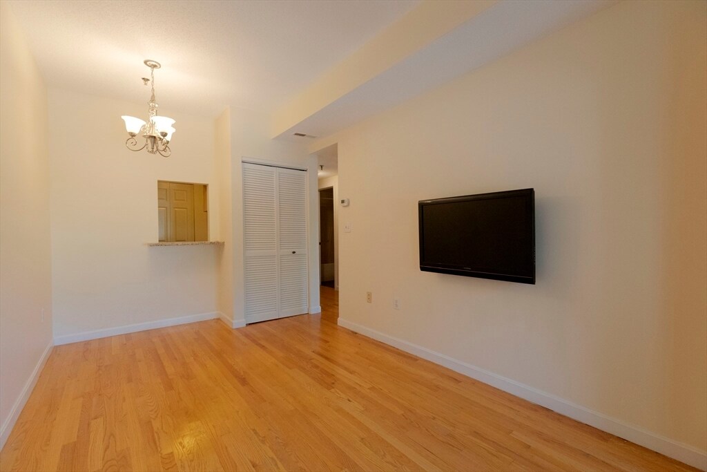 2456 Massachusetts Ave in Cambridge, MA - Building Photo