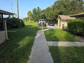 4321 Kirby Loop Rd in Fort Pierce, FL - Building Photo - Building Photo