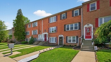 River Walk Townhomes in Bethlehem, PA - Foto de edificio - Building Photo