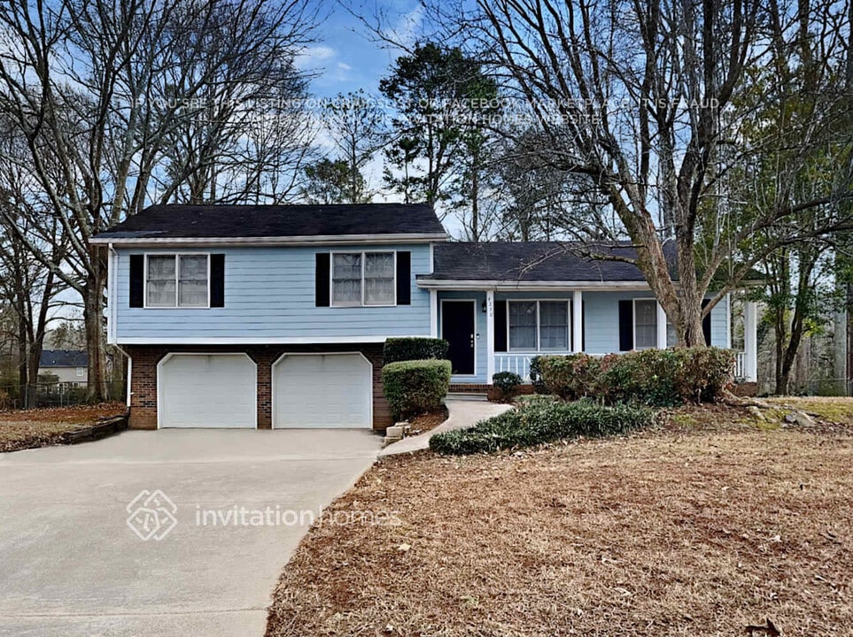 4258 Castlegate Dr in Snellville, GA - Building Photo