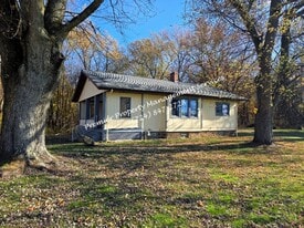 2454 Darlington Rd in Beaver Falls, PA - Building Photo