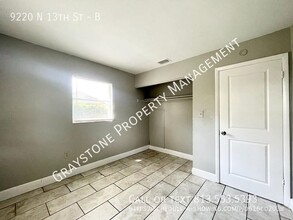 9220 N 13th St, Unit B in Tampa, FL - Building Photo - Building Photo