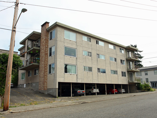 Amanda Apartments in Seattle, WA - Building Photo - Building Photo