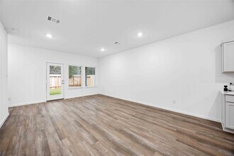 510 Belle Spgs Ln in Conroe, TX - Building Photo - Building Photo