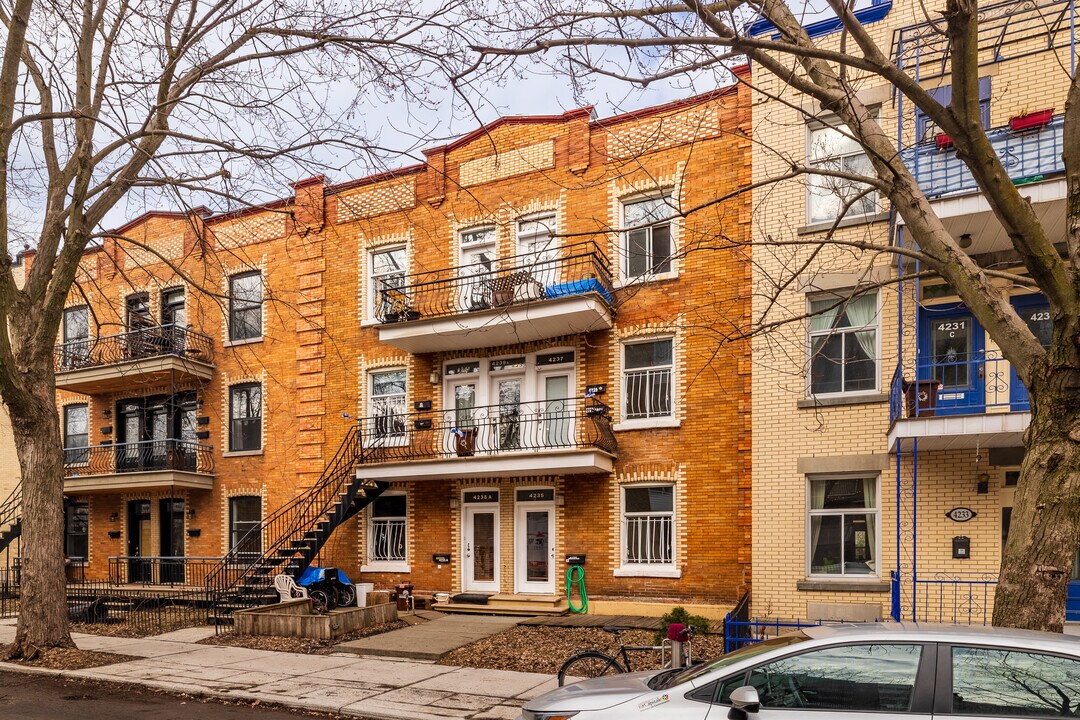 4235-4241 Messier St in Montréal, QC - Building Photo