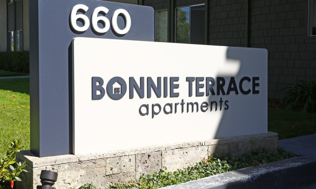 Bonnie Terrace Apartments in Sunnyvale, CA - Building Photo - Building Photo