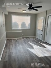 10 Royal St SE in Leesburg, VA - Building Photo - Building Photo