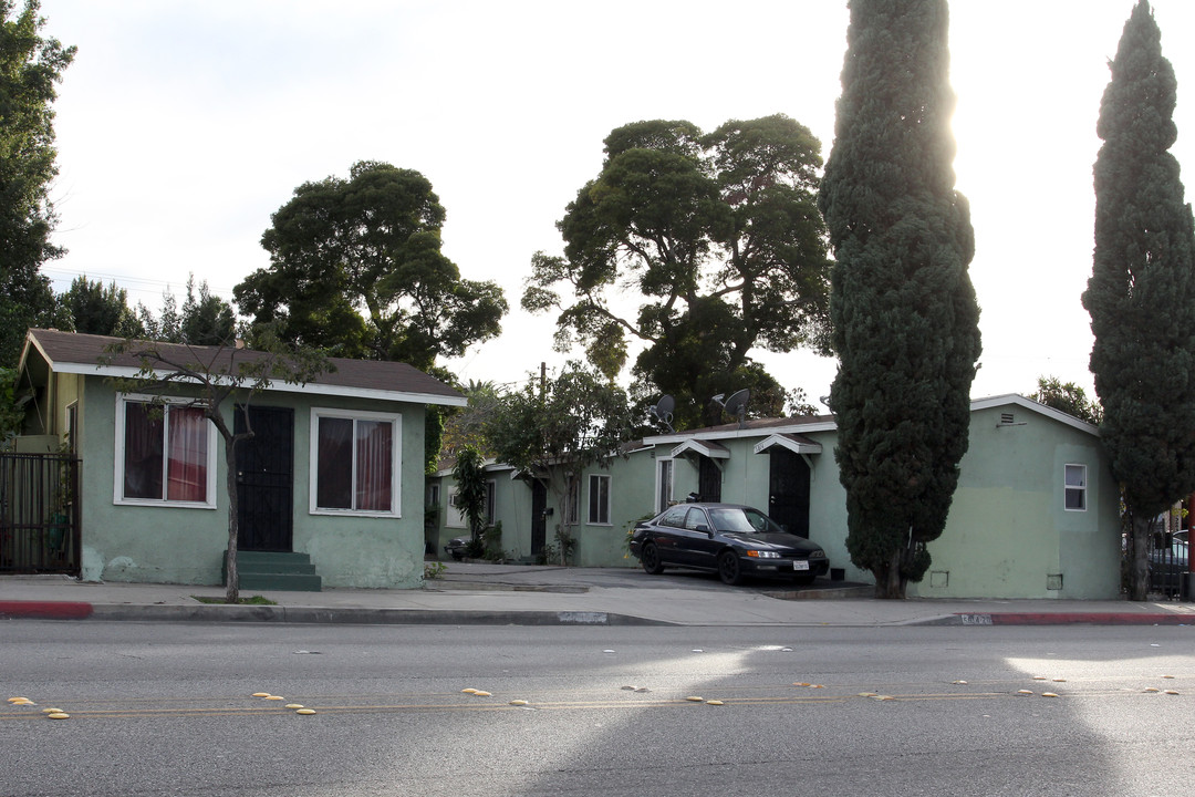 5814 Gage Ave in Bell Gardens, CA - Building Photo