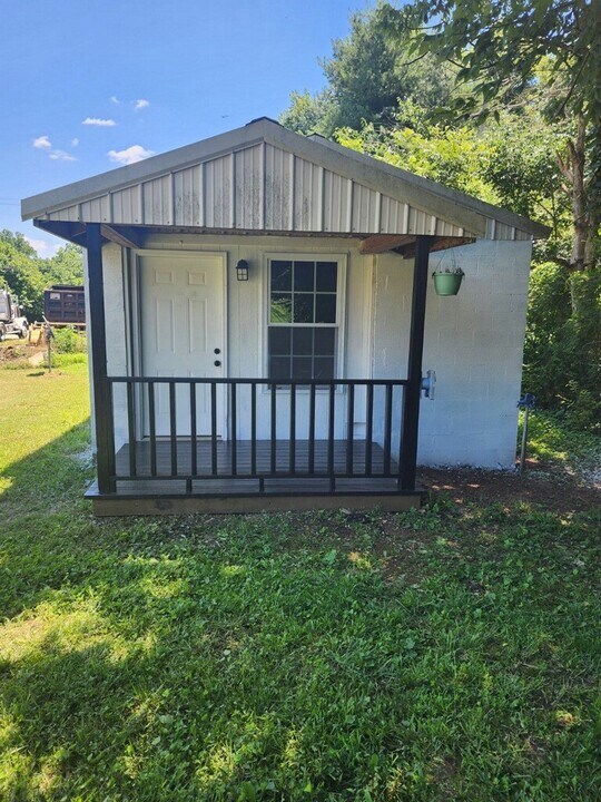 259 High St in Doyle, TN - Foto de edificio