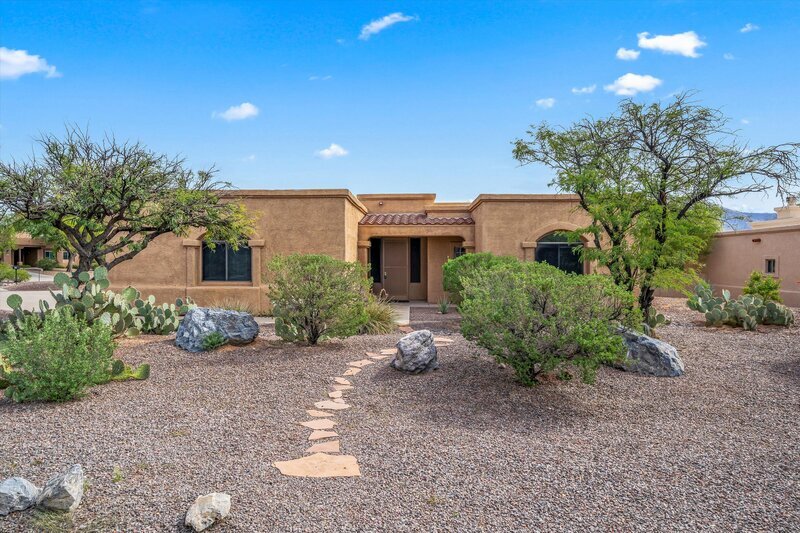 1825 W Corte Tulipan in Tucson, AZ - Building Photo
