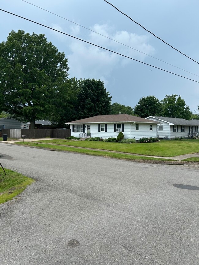 property at 2706 Groveland Ave