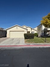 4932 Royal Lake Ave in Las Vegas, NV - Building Photo - Building Photo