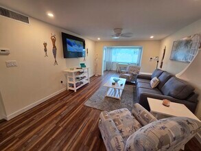 5111 SE Miles Grant Rd in Stuart, FL - Building Photo - Building Photo