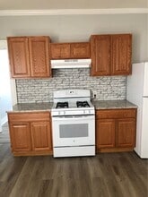 145 Greenwich Ave, Unit 1 in New Haven, CT - Building Photo - Building Photo