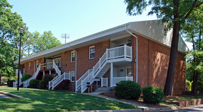 Shamrock Apartments in Raleigh, NC - Building Photo - Building Photo