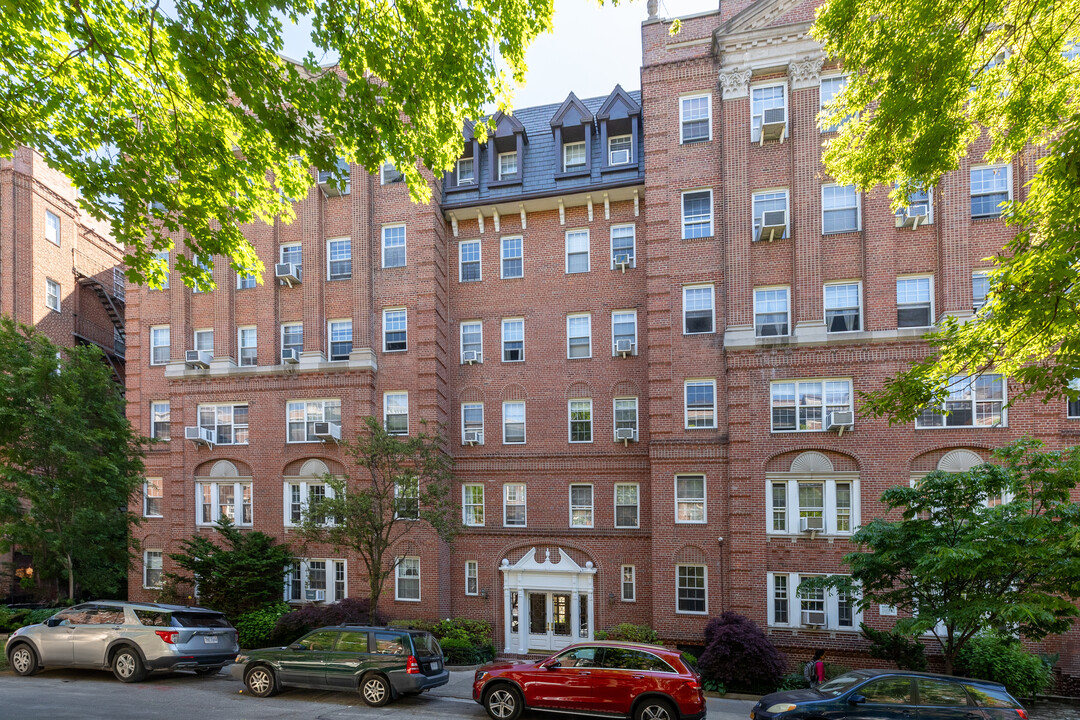 35-25 77th St in Jackson Heights, NY - Foto de edificio