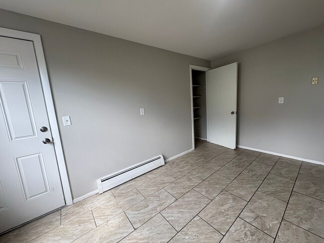 880 First Ave, Unit 1 in West Haven, CT - Foto de edificio - Building Photo
