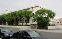 5204 Yarmouth Ave in Encino, CA - Foto de edificio - Building Photo