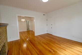 3429 N Lowell Ave, Unit 2 in Chicago, IL - Foto de edificio - Building Photo