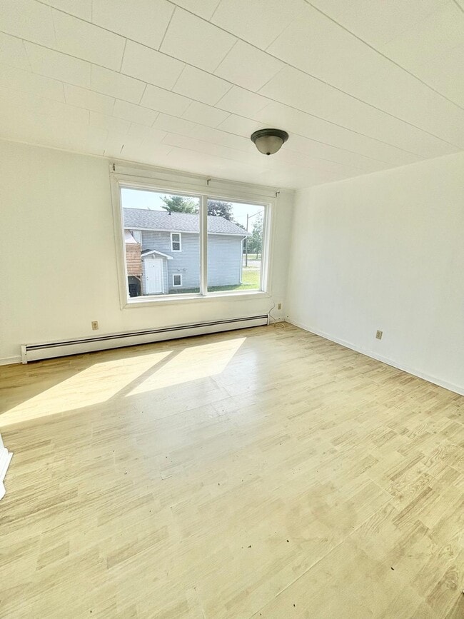 102 Embleton Ave in Fredericton, NB - Building Photo - Building Photo