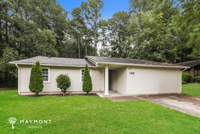 8404 Park Ridge Ln in Riverdale, GA - Building Photo