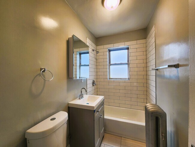 4829 N Springfield Ave in Chicago, IL - Building Photo - Building Photo