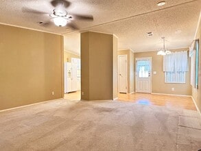 608 Klickety Klak Ln in Valrico, FL - Building Photo - Building Photo
