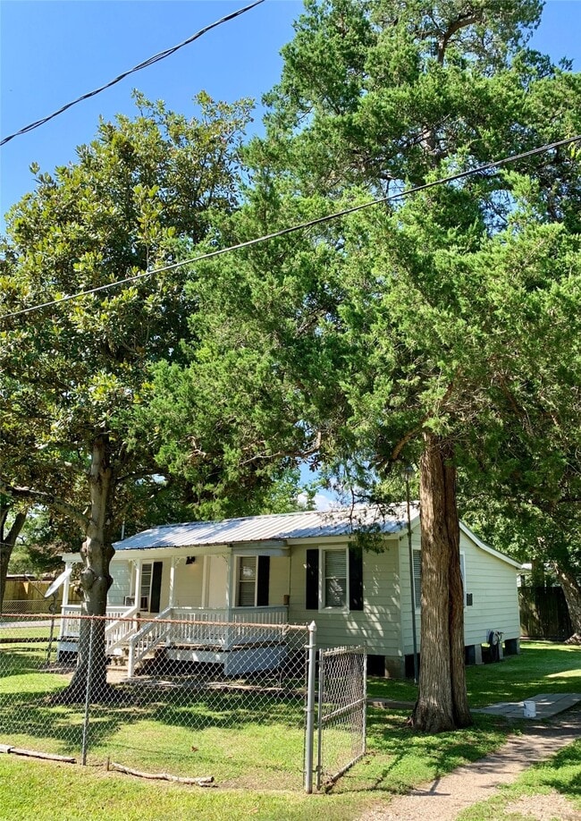 property at 11858 13th St