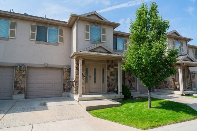 property at 1077 E 1550 S