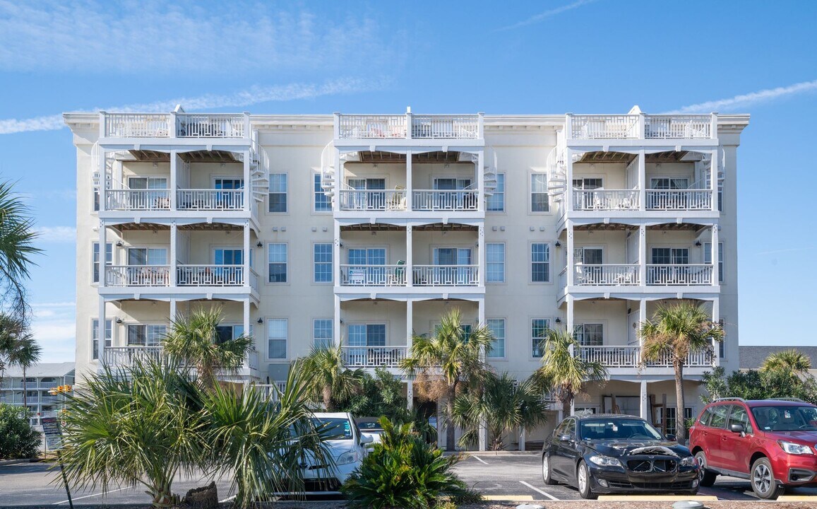 103 Charlotte Ave-Unit -106 in Carolina Beach, NC - Building Photo