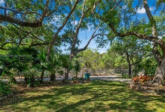 6767 SW 154th St in Palmetto Bay, FL - Building Photo - Building Photo