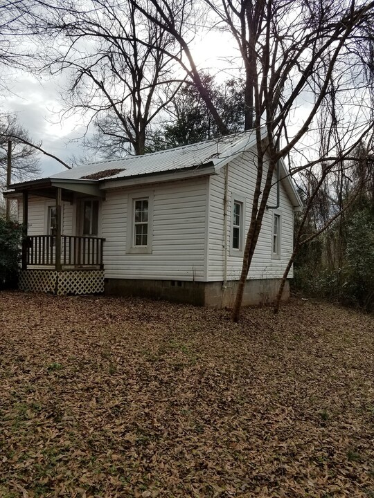 123 Clifton Terrace in Carrollton, GA - Building Photo