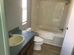 109 Rainbow Dr in Hampstead, NC - Building Photo - Building Photo