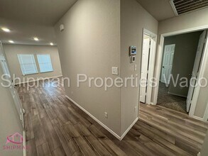 7105 Canadian Dr in China Spring, TX - Building Photo - Building Photo