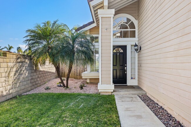 24912 Barclay in Laguna Niguel, CA - Foto de edificio - Building Photo