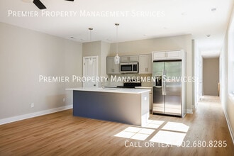 966 Samuel St in Louisville, KY - Building Photo - Building Photo