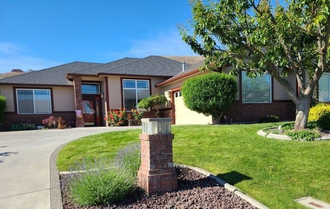 property at 463 Anthony Dr