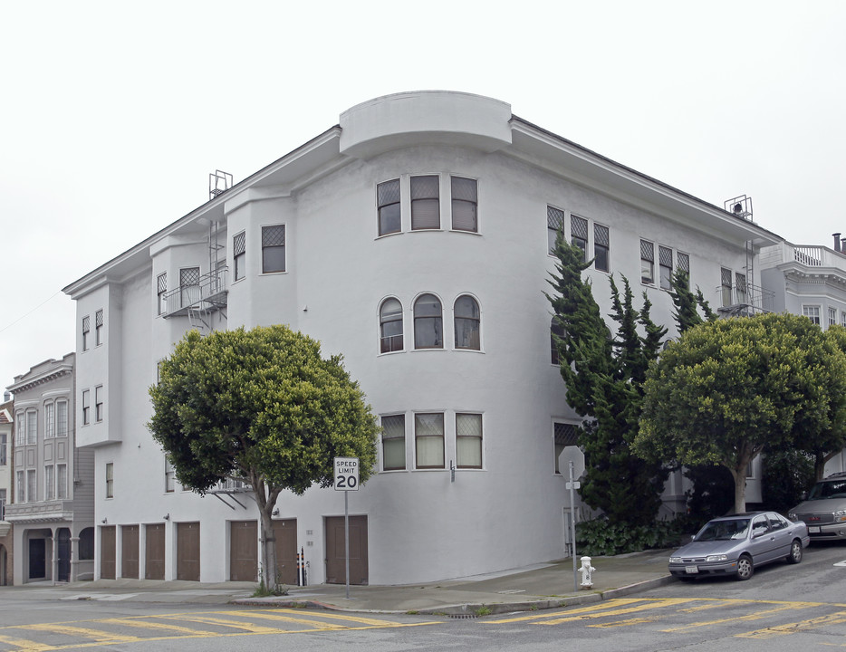 2754 Pierce St in San Francisco, CA - Building Photo