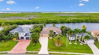 2964 Surfside Blvd in Cape Coral, FL - Building Photo