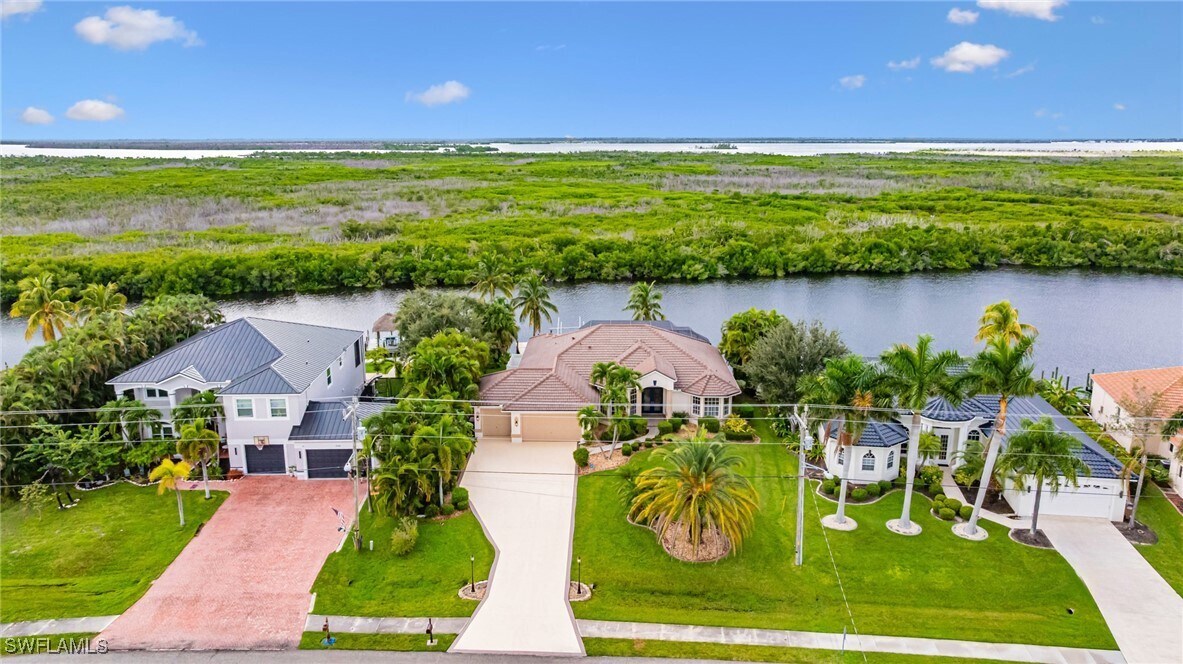 2964 Surfside Blvd in Cape Coral, FL - Building Photo