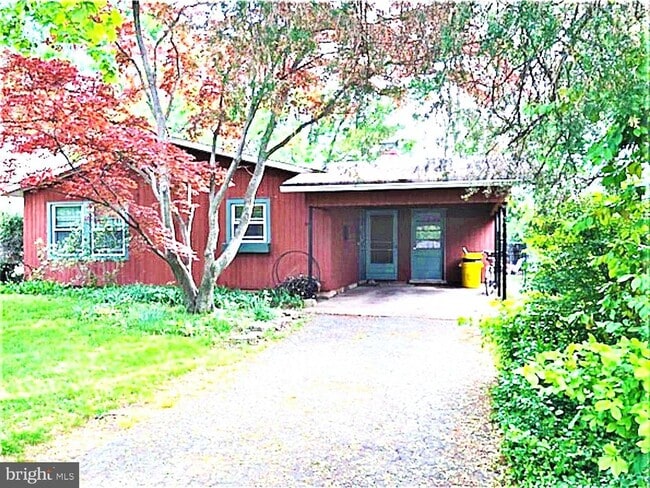 property at 206 Linden Ln