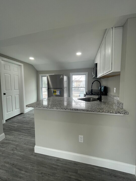 154 Earle St, Unit 3 in Central Falls, RI - Building Photo