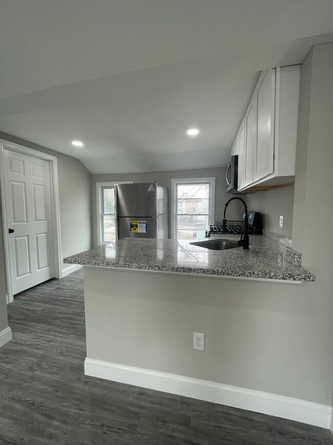 154 Earle St, Unit 3