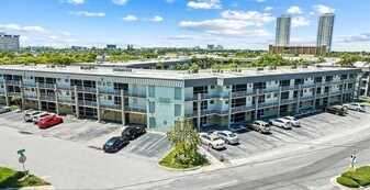 250 Layne Blvd in Hallandale Beach, FL - Building Photo