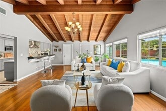 12482 Farndon Ave in Chino, CA - Foto de edificio - Building Photo